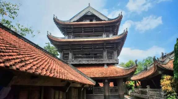 xe đi chùa keo